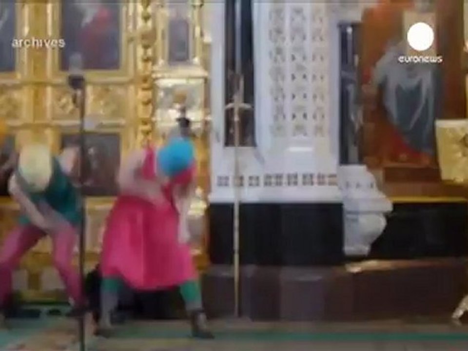 Russia: Pussy Riot supporters protest outside cathedral
