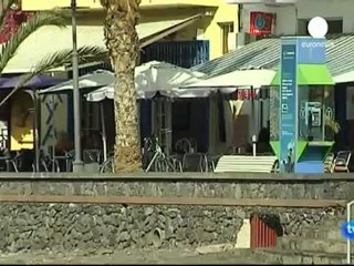 Canaries fires still rage