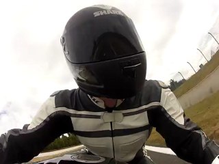 Video herunterladen: Roulage Moto à Magny Cours - 14/08/2012