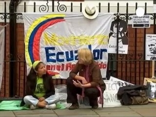 Londres amenaza con asaltar la embajada ecuatoriana y...