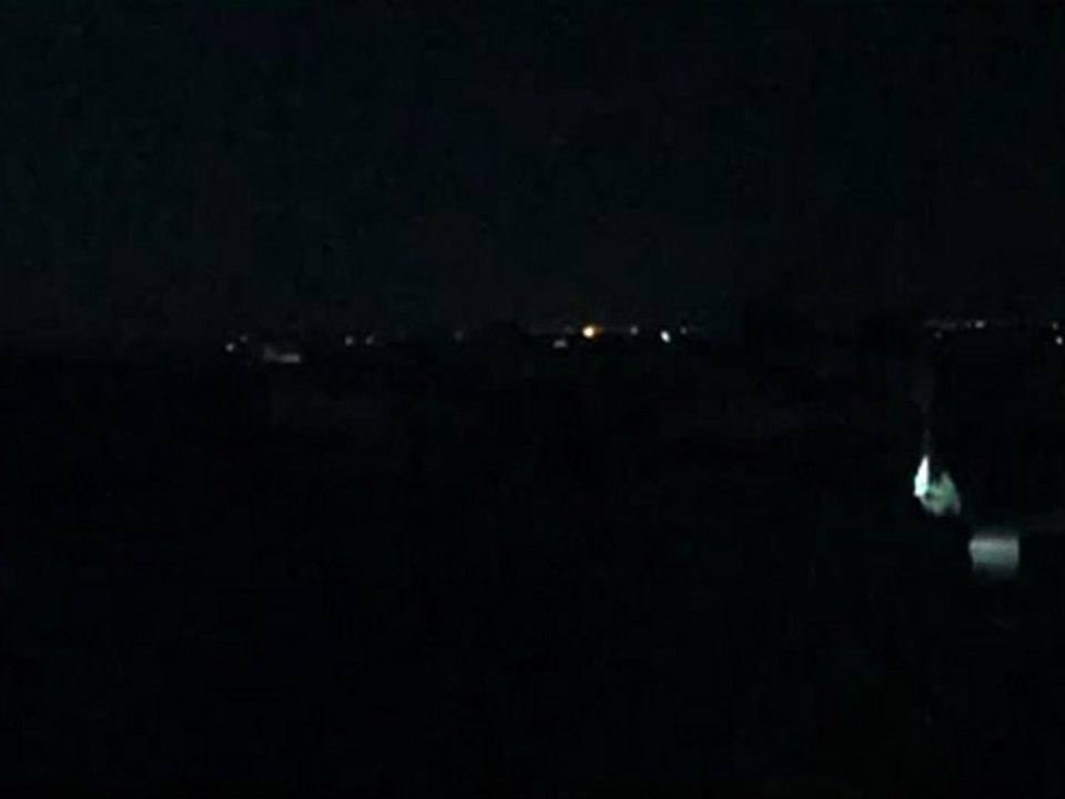 فري برس  ريف حلب الاتارب قصف مدفعي وصاروخي تتعرض له المدينة الان من الفوج46    16-8-2012