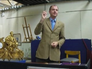 Maître Rivola, commissaire-priseur à Caen