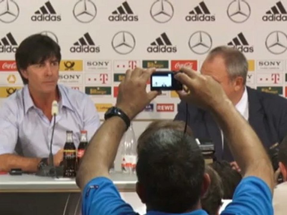 Löws emotionaler Abschied von Pressesprecher Stenger