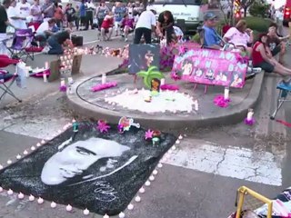 Fãs relembram morte de Elvis Presley