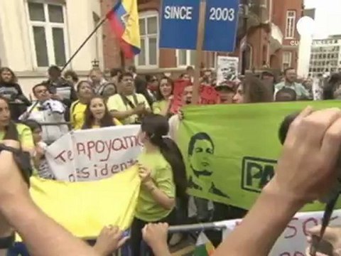 Caso Assange, manifestazioni di solidarietà all'ambasciata