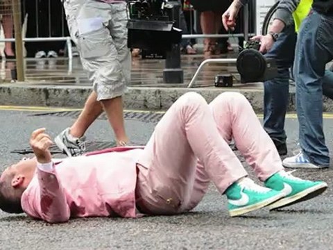 Celebrity Bytes: Is Robbie Williams Turning Into the New Action Man?