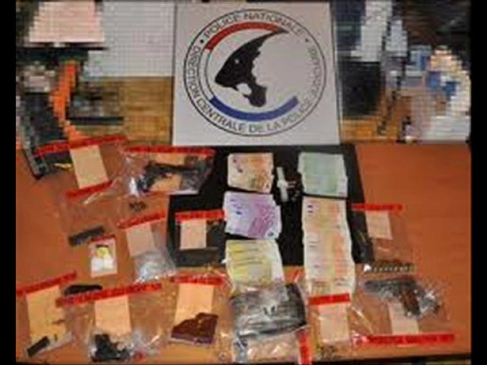 TONY LA FAMILLE PROD FEAT EL MOLO13 FEAT RHY-MA FEAT MC AUBINHO