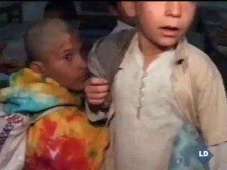 Rescatan a más de 50 jóvenes encadenados y recluidos en una escuela paquistaní