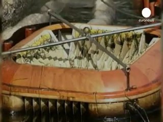 Un nuevo vertido enturbia las aguas del puerto de Tarento