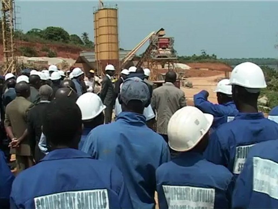 Tournée provinciale du Premier Ministre sur le site du chantier du pont sur la Banio