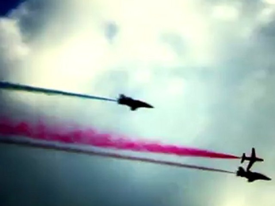 Awesome footage of the Red Arrows & Eurofighter