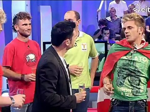 El Conquistador del Fin del Mundo - Brindis final