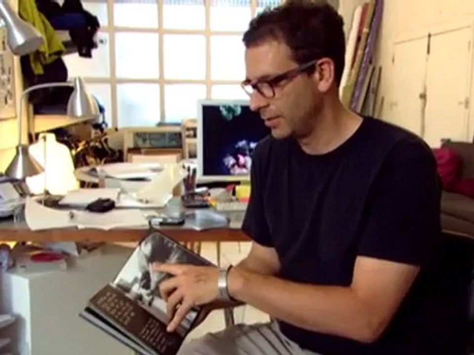 'En el auto, aguardando al amo'- el tema preferido del fotógrafo Martin Usborne | Euromaxx