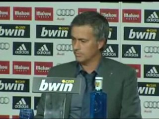 Mourinho: "Pueden pitar cuando quieran, yo tengo que callar. Ese es mi trabajo"