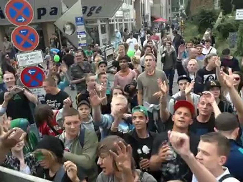 Captain Mittelstrahl bei der Hanfparade 2012 / Berlin - Teaser