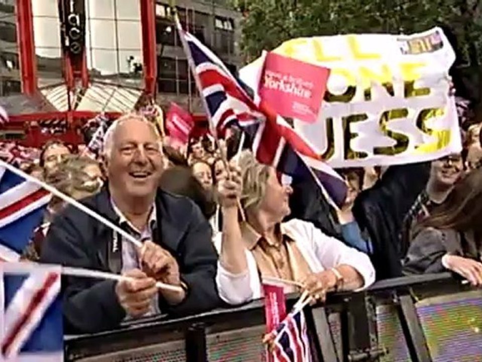 Jessica Ennis welcomed home by cheering crowds in Sheffield