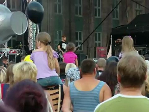 Ewelina Lisowska - Nieodporny rozum Letnia scena ESKI 17.08.2012 Piła