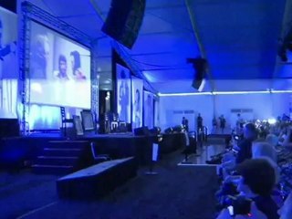 35 ans de la mort d'Elvis: hommage de son ex-femme et sa fille