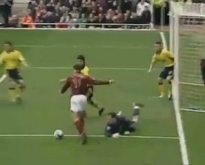 Ρόμπιν Φαν Πέρσι (Άρσεναλ - Άστον Βίλα)