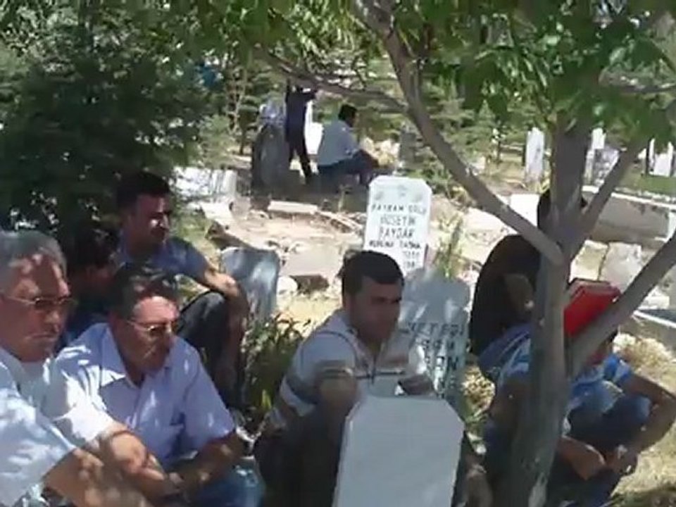 RAMAZAN BAYRAMI ARİFESİ-MEZARLIK-2012