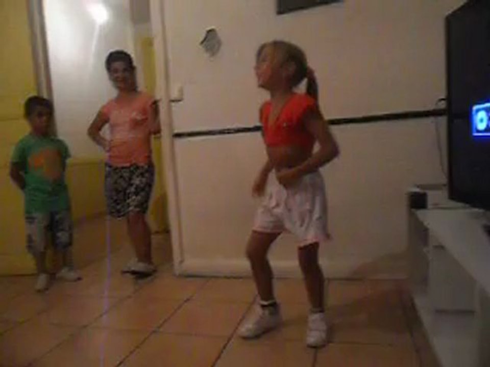 léa 6 ans ki dance le shakalewa