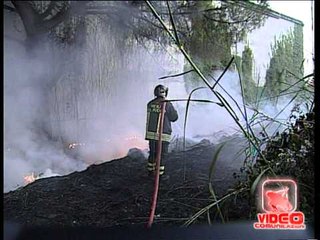 Napoli -  Incendio a fuorigrotta (18.08.12)