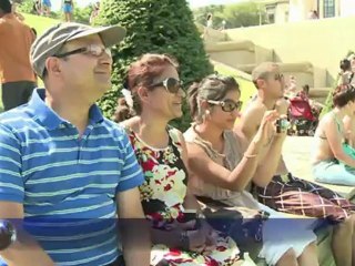 سكان باريس والسياح يستفيدون من موجة الحر الشديد