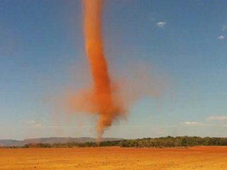 Tornade rouge orange