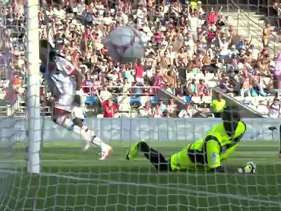 But Bafetimbi GOMIS (90ème +3) - Olympique Lyonnais - ESTAC Troyes (4-1) - saison 2012/2013