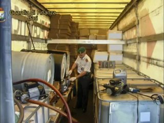 Bari - Sequestrati due depositi di falsi oli lubrificanti, 3 denunce (09.08.12)