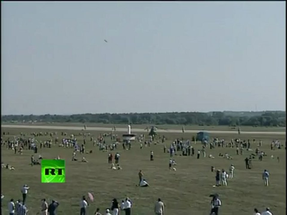 'Russian Stealth' 1st public flight: Sukhoi PAK FA T-50 at MAKS airshow