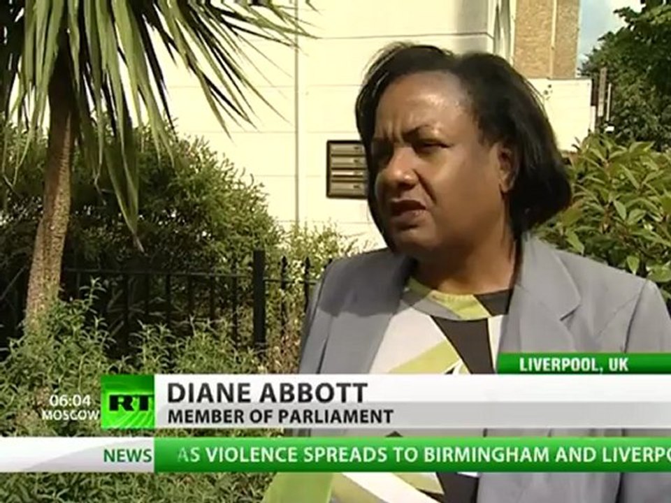 Riot madness spreads across UK: RT video report from Hackney, London