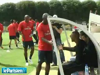PSG: visite surprise d'Anelka