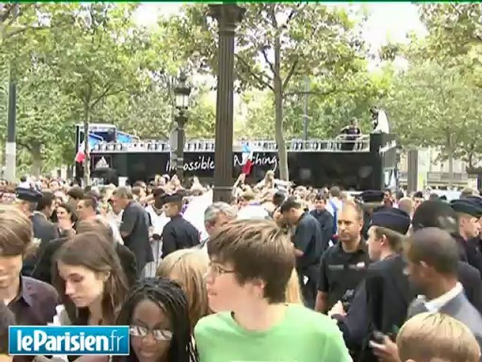 Les médaillés s'offrent les Champs-Elysées