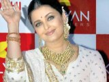 Aishwarya Rai Bachchan At Kerela For The Launch of Jewellery Brand – Bollywood Hot