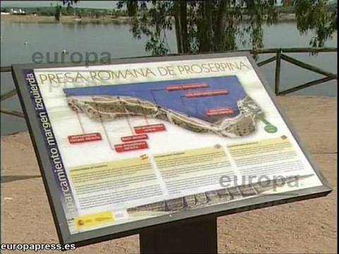 Emeritenses se refrescan en embalse de Proserpina