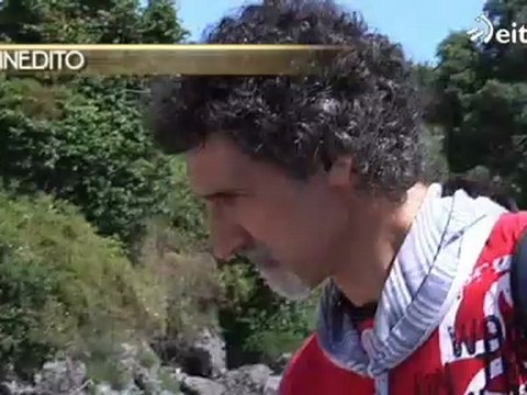 Inédito: preparación de la cucaña para el duelo de Mundaka