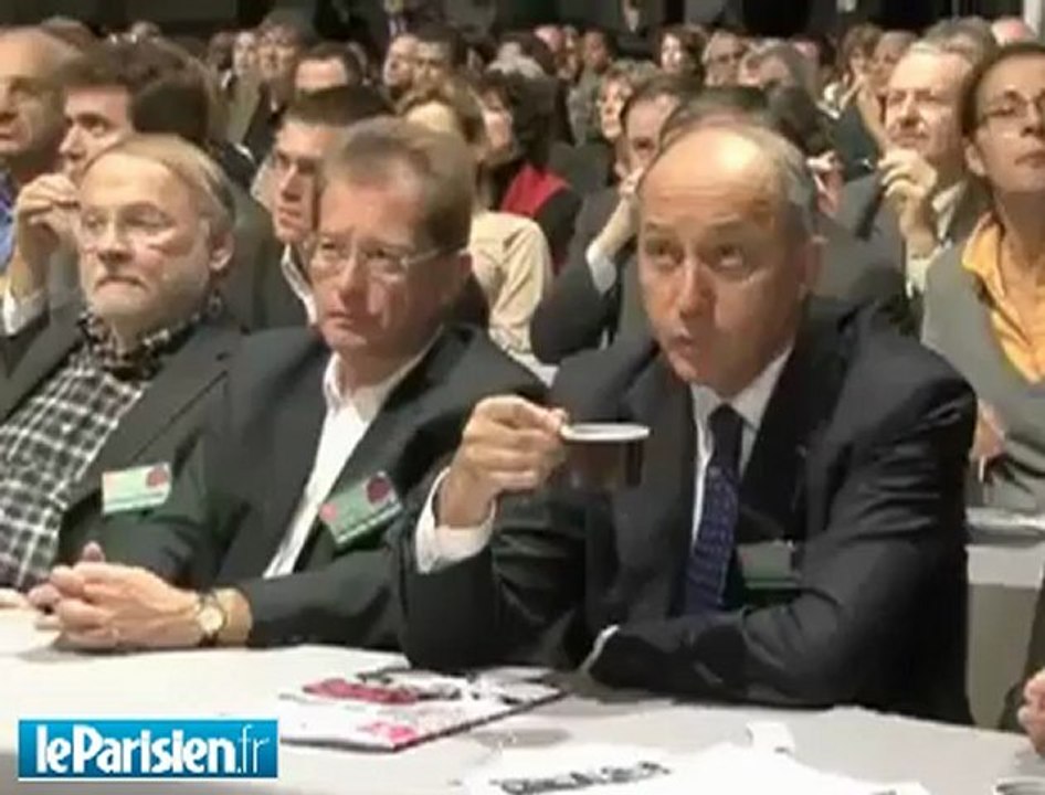 Delanoë: "que les socialistes se donnent des coups de pied aux fesses"