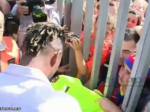 Alex Song es presentado como nuevo jugador del Barça