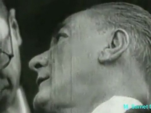 Süleyman Apaydın ~ Yıkın Diktiginiz Heykellerimi Asrın Dev Lideri Grubu