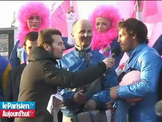 Des rugbymen déguisés en jockey