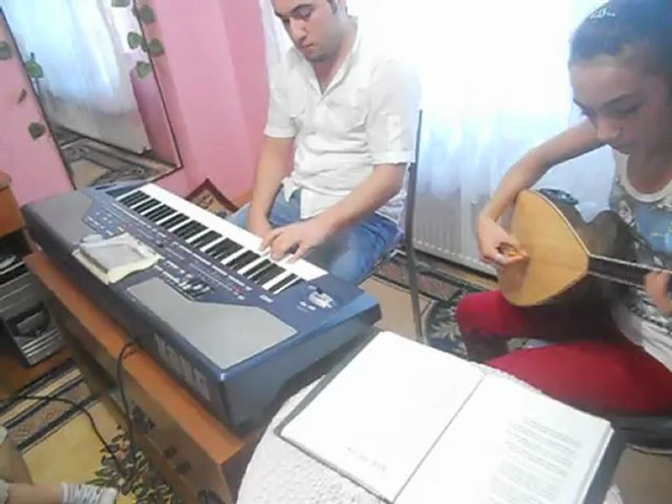 Gözde ÇAĞLAYAN / BU TEPE