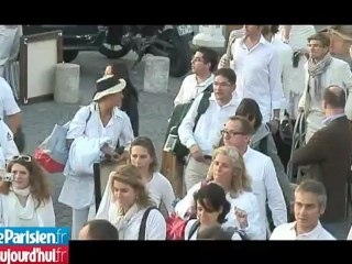 Gigantesque dîner blanc place de la Concorde