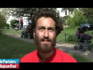 Il joue dans la rue, la police saisit sa guitare