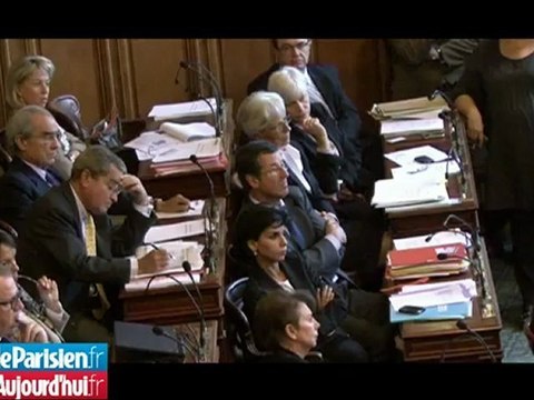 Emplois fictifs : le Conseil de Paris adopte l'accord avec Chirac