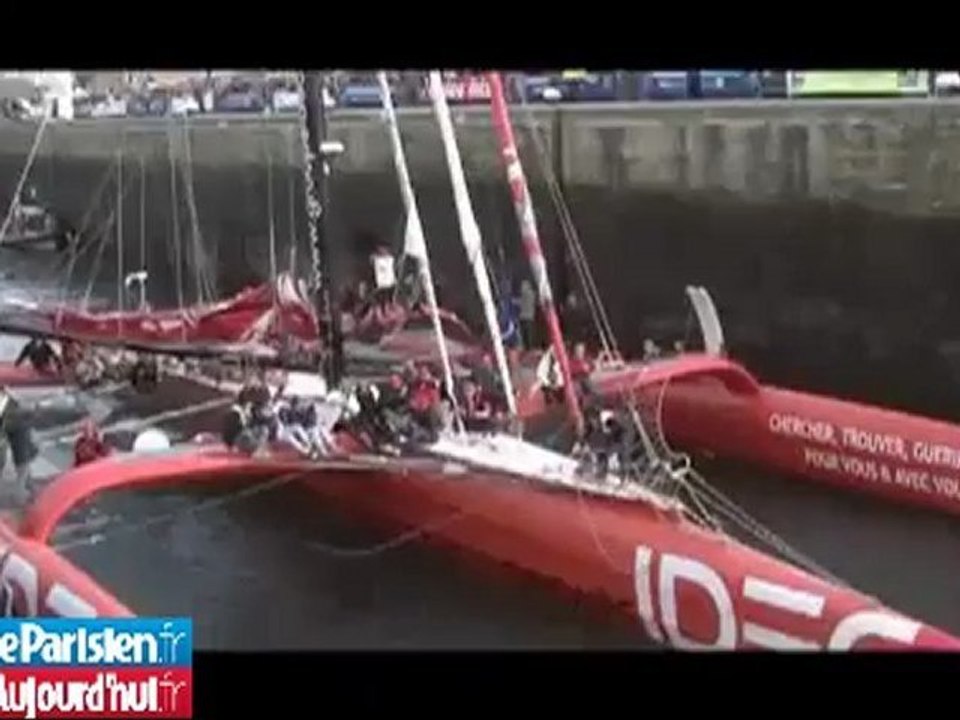 Route du  Rhum  : les Ultimes passent l'écluse