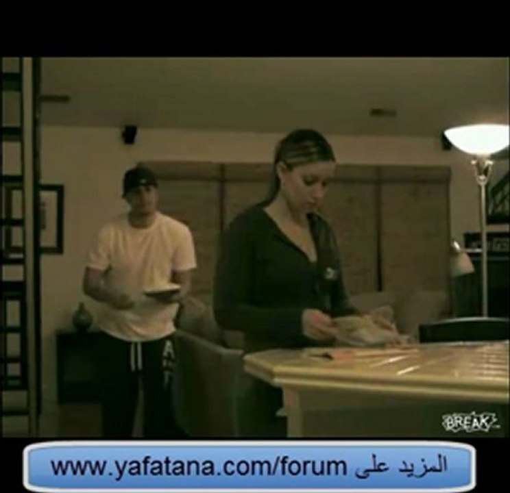 سعودي يضرب صديقته بشكل مضحك