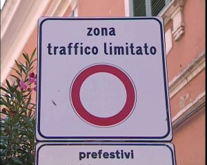 ZTL A MATERA: ECCOLA DI NUOVO 24-8-2012