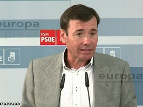 Tomás Gómez desea suerte a Patxi López