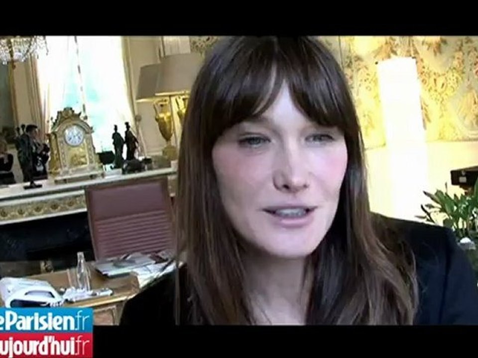 Carla Bruni-Sarkozy reçoit les lecteurs du Parisien à l'Elysée